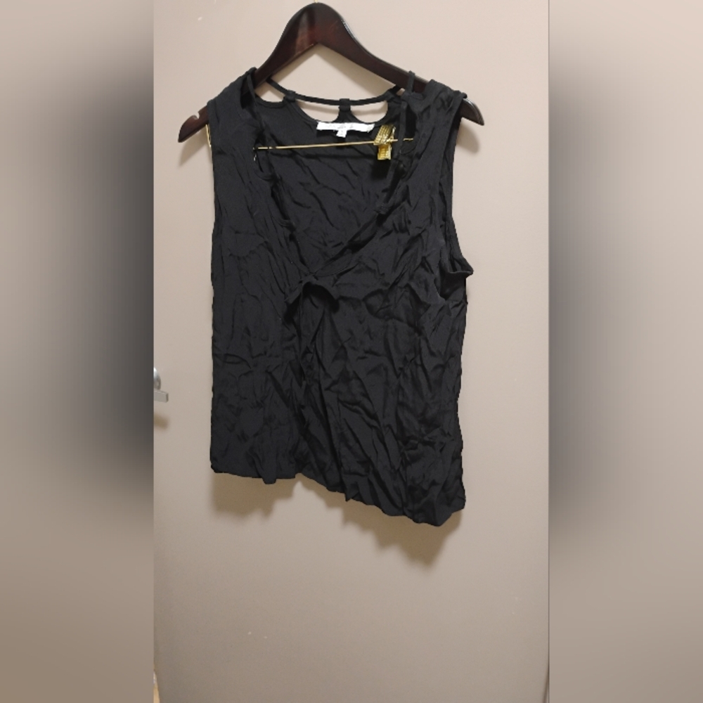 Lovers + Friends Cutout Neckline Sleeveless Top Sz M